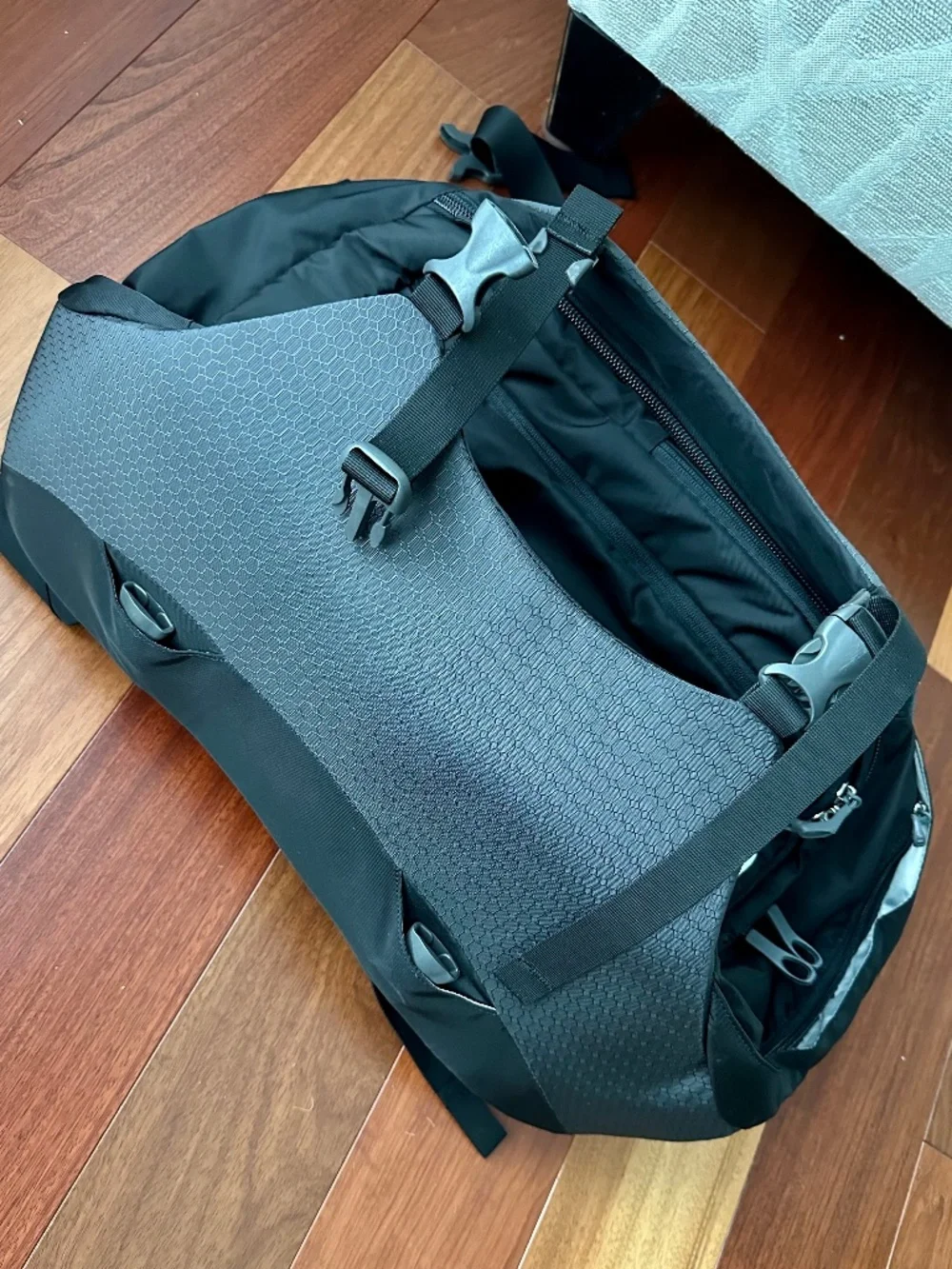 Osprey Porter 46 Travel Pack in Black
